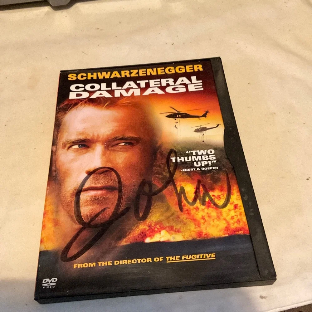 DVD - Collateral Damage with Arnold Schwarzenegger. V23